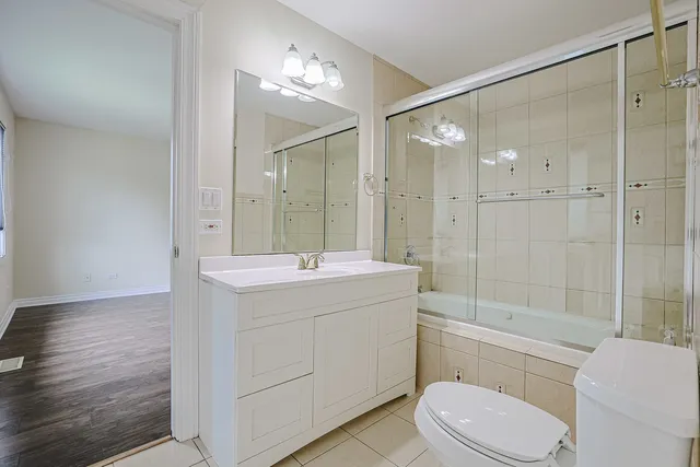 $789,000 | 200 Ahmed Court, Glendale Heights, IL 60139