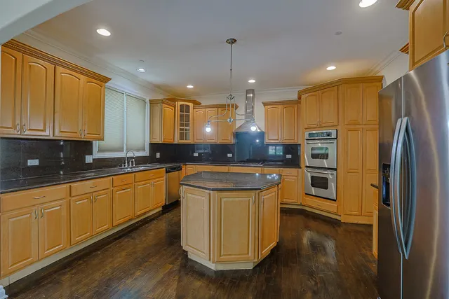 $789,000 | 200 Ahmed Court, Glendale Heights, IL 60139