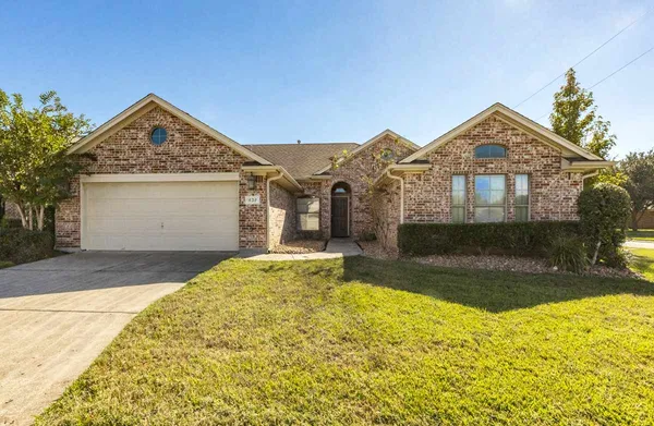 $2,400 | 434 Harbor Oaks Drive, Beaumont, TX 77706