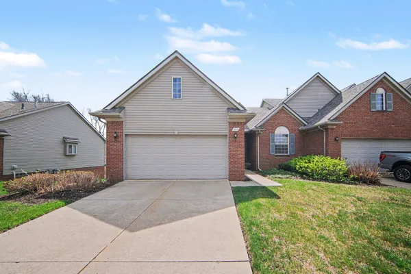 $320,000 | 2672 Ambassador Drive, Ypsilanti, MI 48198