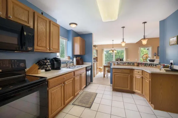 $320,000 | 2672 Ambassador Drive, Ypsilanti, MI 48198