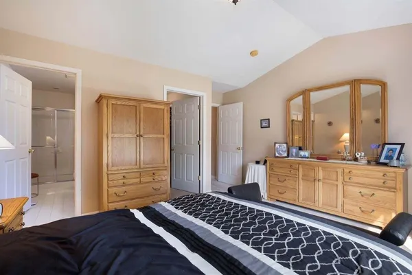 $320,000 | 2672 Ambassador Drive, Ypsilanti, MI 48198