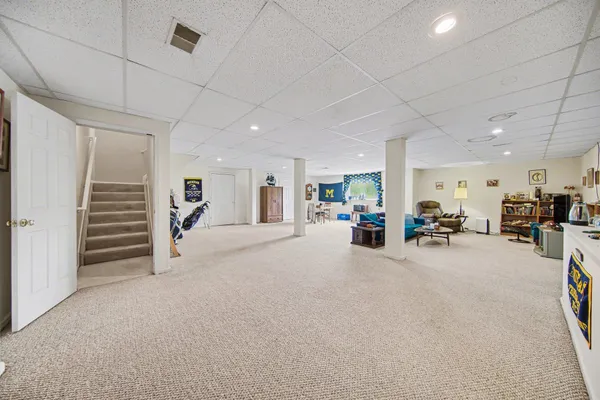$320,000 | 2672 Ambassador Drive, Ypsilanti, MI 48198
