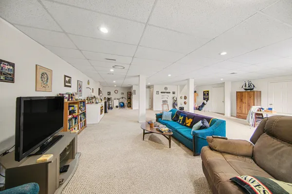 $320,000 | 2672 Ambassador Drive, Ypsilanti, MI 48198