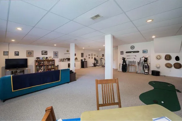 $320,000 | 2672 Ambassador Drive, Ypsilanti, MI 48198