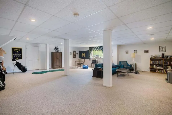 $320,000 | 2672 Ambassador Drive, Ypsilanti, MI 48198
