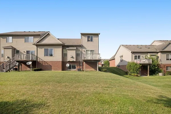 $320,000 | 2672 Ambassador Drive, Ypsilanti, MI 48198