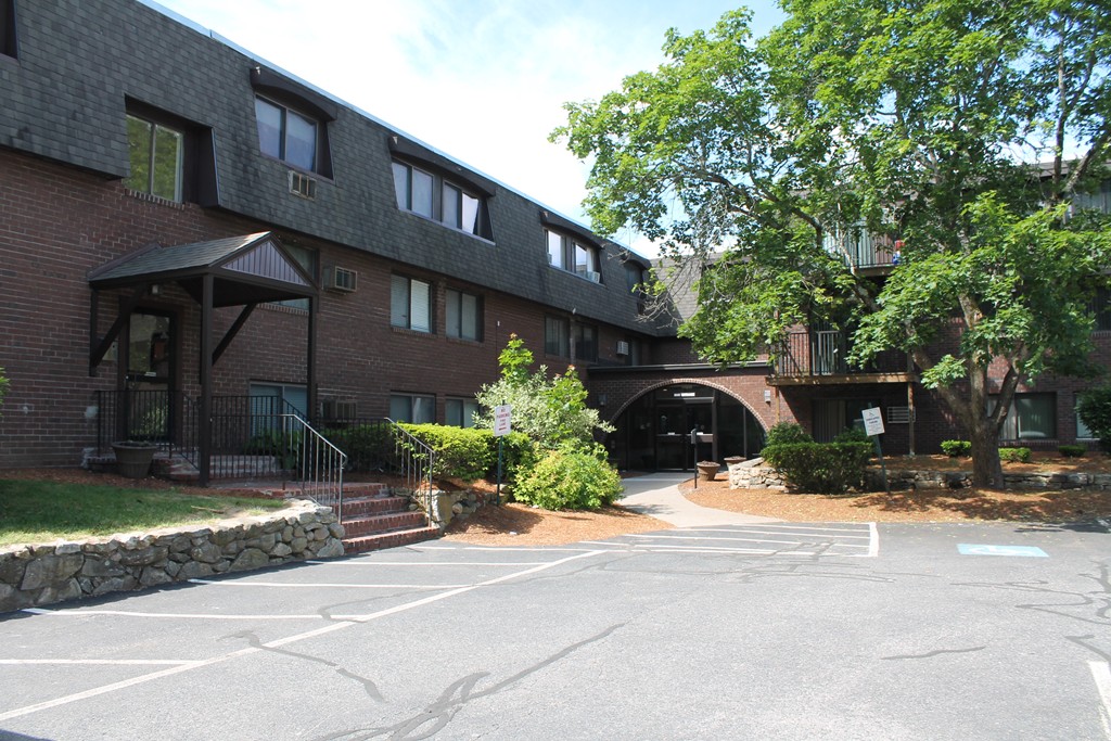 688 Boston Post Road East, Unit 200 Marlborough, MA 01752 - Photo 3 of 16 Gallery Image 3