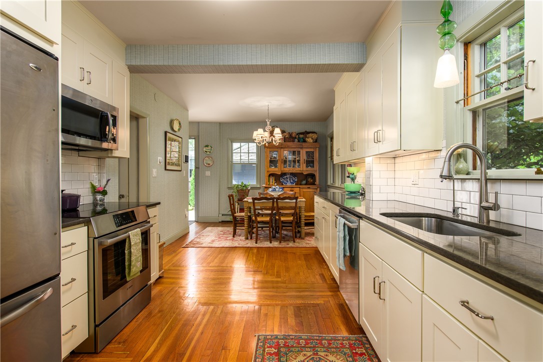 92 Ivy Street Providence, RI 02906 - Photo 12 of 50