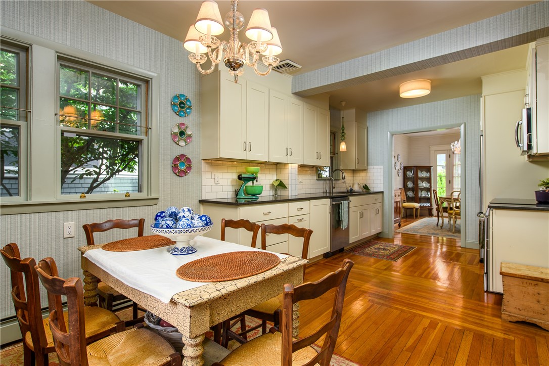92 Ivy Street Providence, RI 02906 - Photo 18 of 50