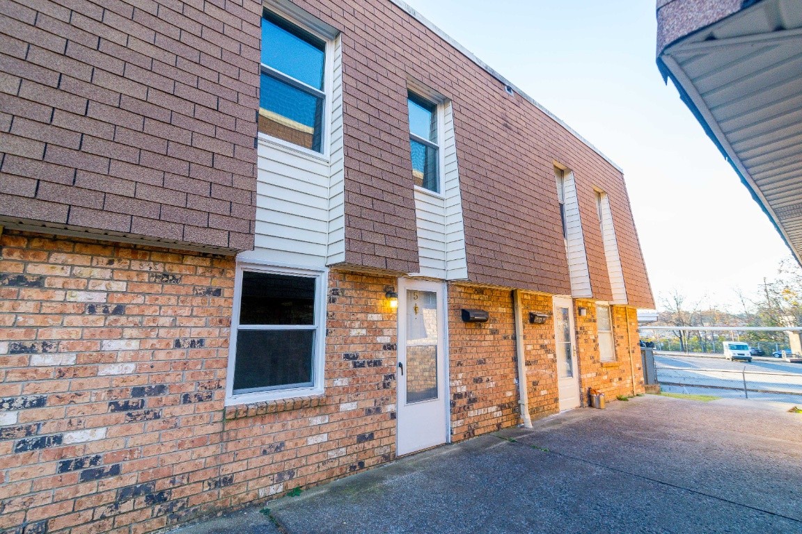 370 Wallace Road, Unit C5 Nashville, TN 37211 - Photo 2 of 28 Gallery Image 2