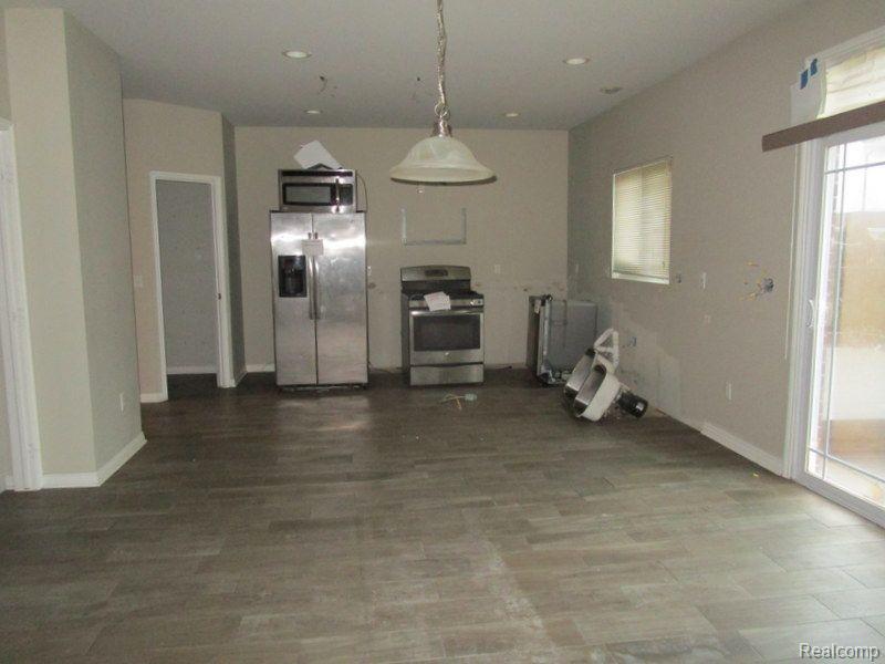 20902 Oak Ridge Drive Clinton Township, MI 48036 - Photo 9 of 21