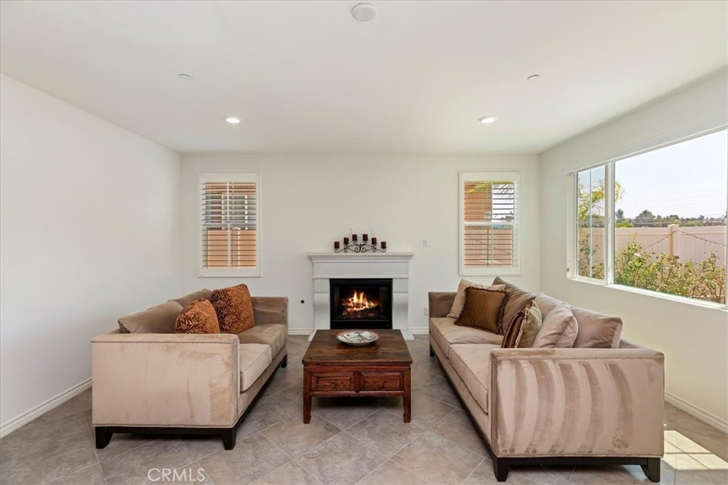 30573 Mulberry Court Temecula, CA 92591 - Photo 13 of 62 COZY FIREPLACE