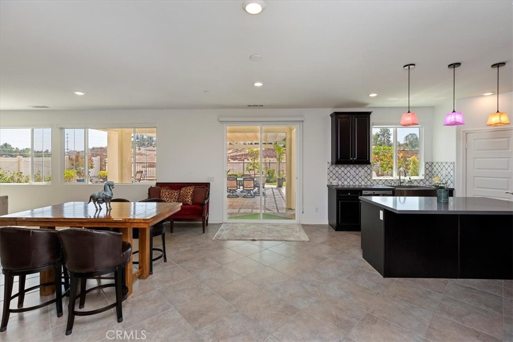 30573 Mulberry Court Temecula, CA 92591 - Photo 14 of 62 LOTS OF BRIGHT WINDOWS