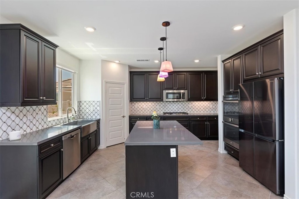 30573 Mulberry Court Temecula, CA 92591 - Photo 16 of 62 MODERN FINISHES