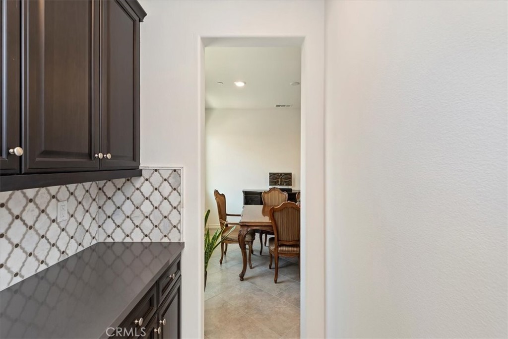 30573 Mulberry Court Temecula, CA 92591 - Photo 18 of 62 BUTLERS PANTRY