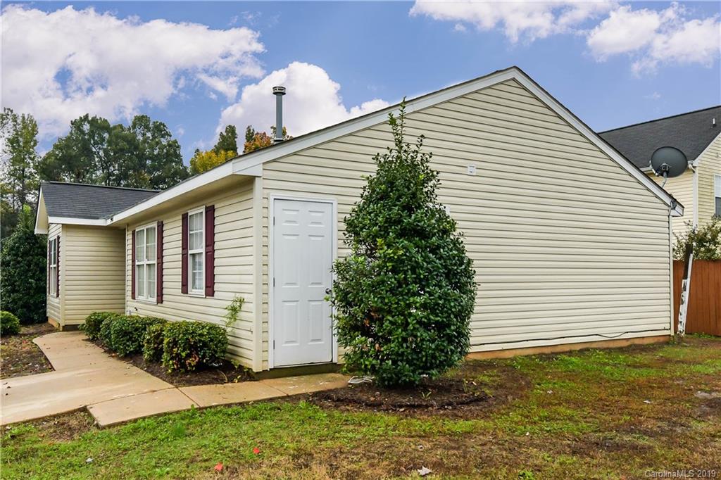 2903 Fairglen Road Charlotte, NC 28269 - Photo 3 of 26