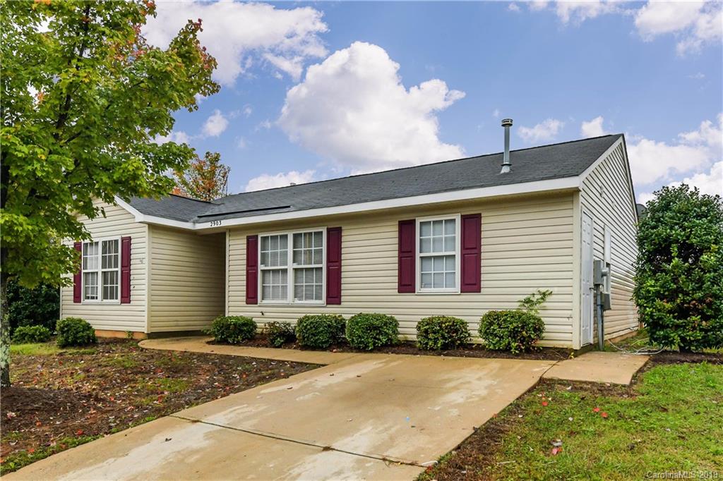 2903 Fairglen Road Charlotte, NC 28269 - Photo 4 of 26