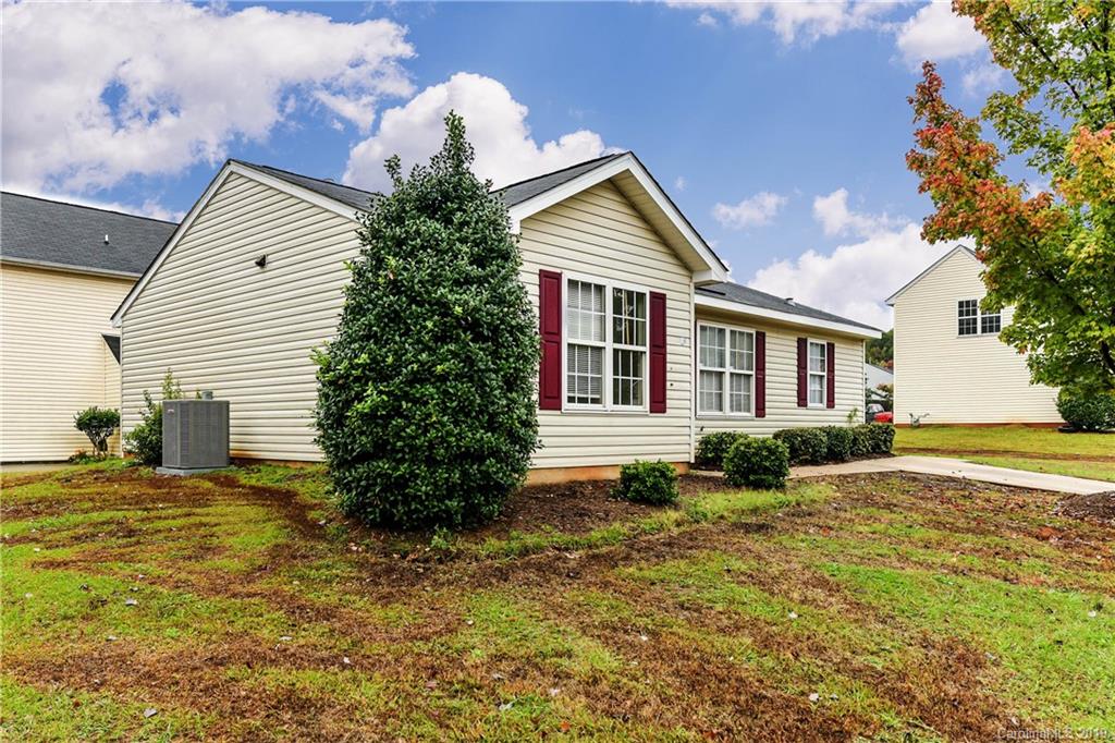 2903 Fairglen Road Charlotte, NC 28269 - Photo 5 of 26