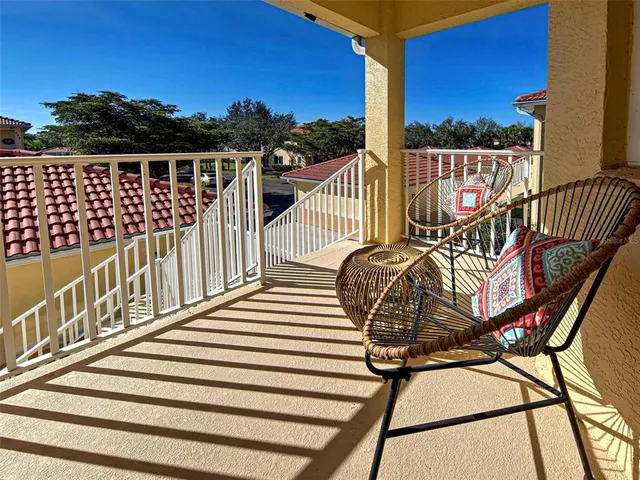 $325,000 | 703 Casa Del Lago Way, Unit 703, Venice, FL 34292