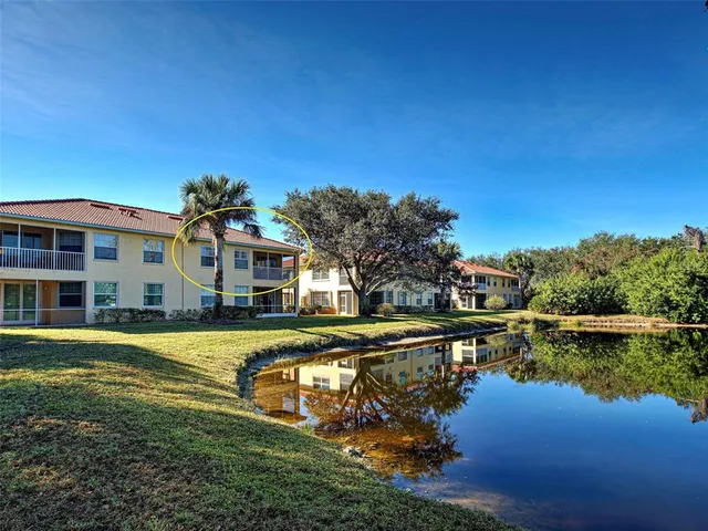 $325,000 | 703 Casa Del Lago Way, Unit 703, Venice, FL 34292