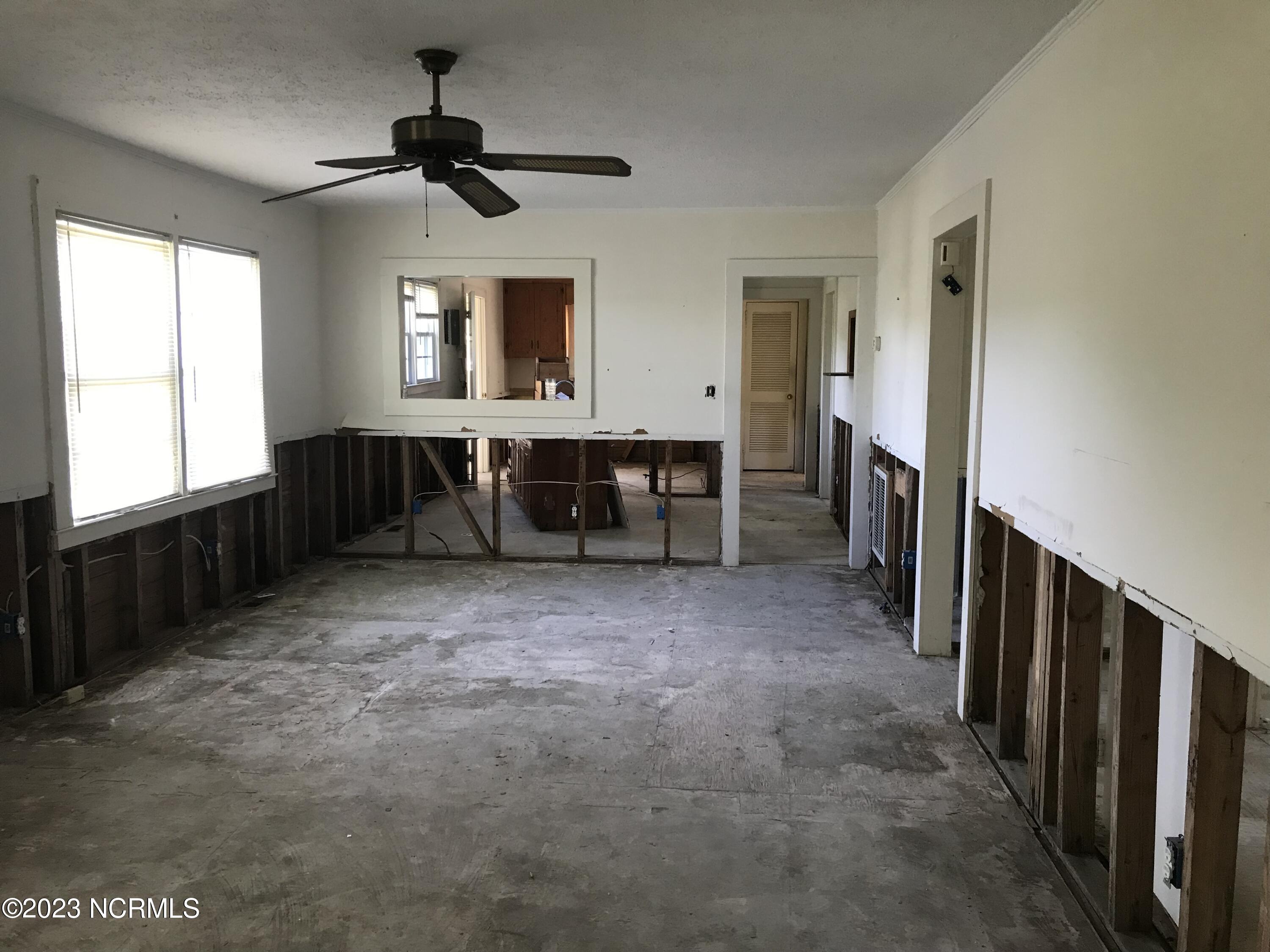 12445 Highway 117 Wallace, NC 28466 - Photo 8 of 36 328F9E52-7EEA-43D3-B10D-928AF5EFFDA7