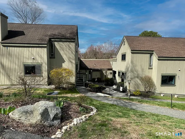 $209,900 | 318 Heritage Village, Unit E, Southbury, CT 06488