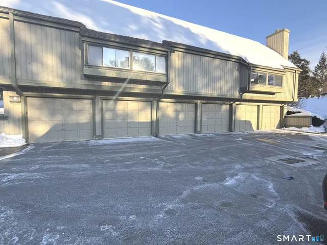 $225,000 | 318 Heritage Village, Unit E, Southbury, CT 06488