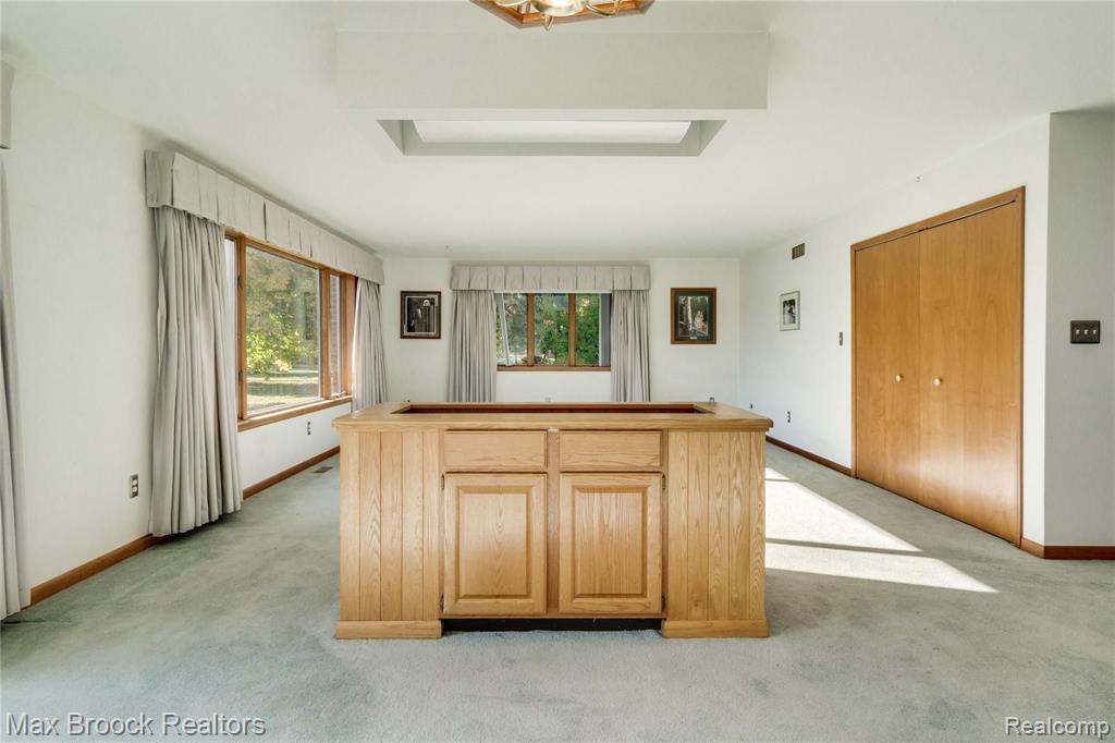 919 Spring Street Howell, MI 48843 - Photo 6 of 43