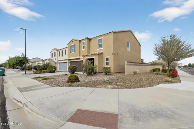 $2,500 | 12526 West Palmaire Avenue, Glendale, AZ 85307