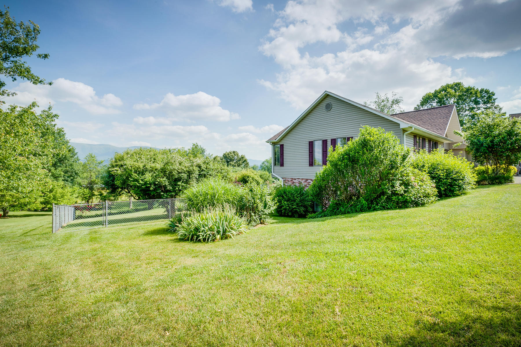 644 Peoples Road Bristol, TN 37620 - Photo 38 of 73 047