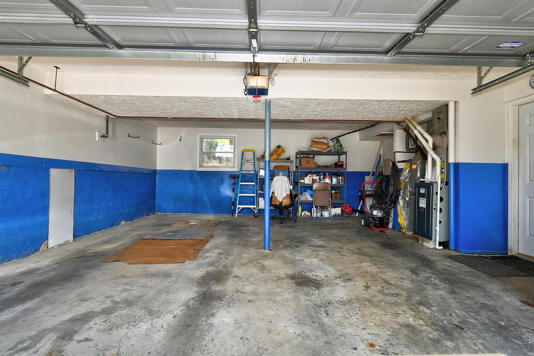 6705 El Rancho Road Louisville, KY 40291 - Photo 18 of 21 Q Garage