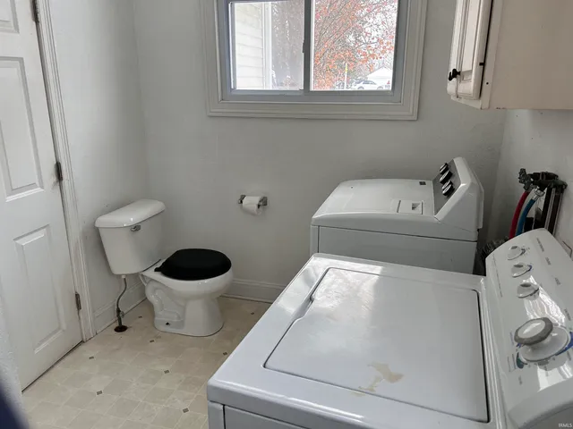 $179,900 | 1002 North Main Street, Bourbon, IN 46504