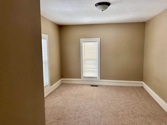 $179,900 | 1002 North Main Street, Bourbon, IN 46504