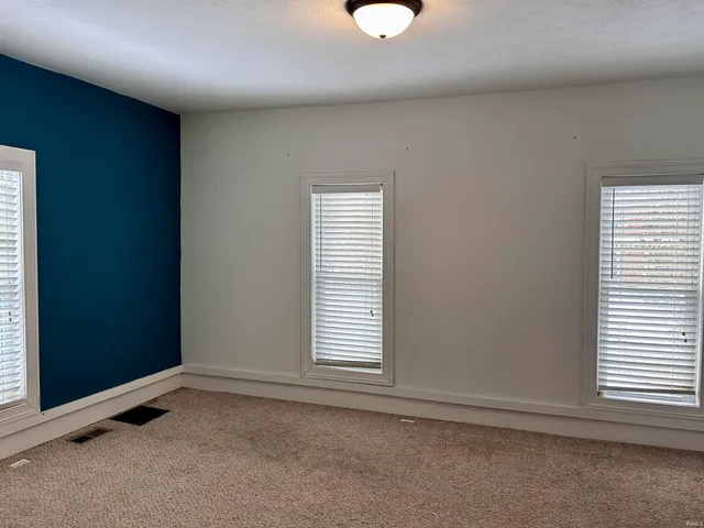 $179,900 | 1002 North Main Street, Bourbon, IN 46504