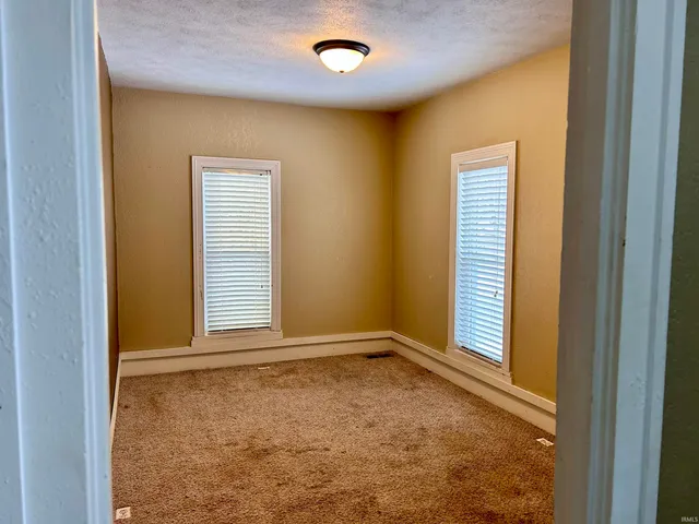 $179,900 | 1002 North Main Street, Bourbon, IN 46504