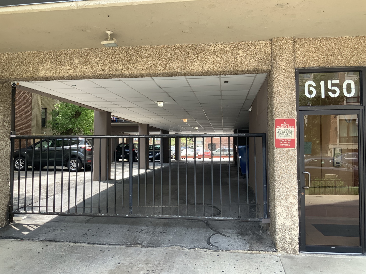 6150 North Kenmore Avenue, Unit 5D Chicago, IL 60660 - Photo 2 of 25