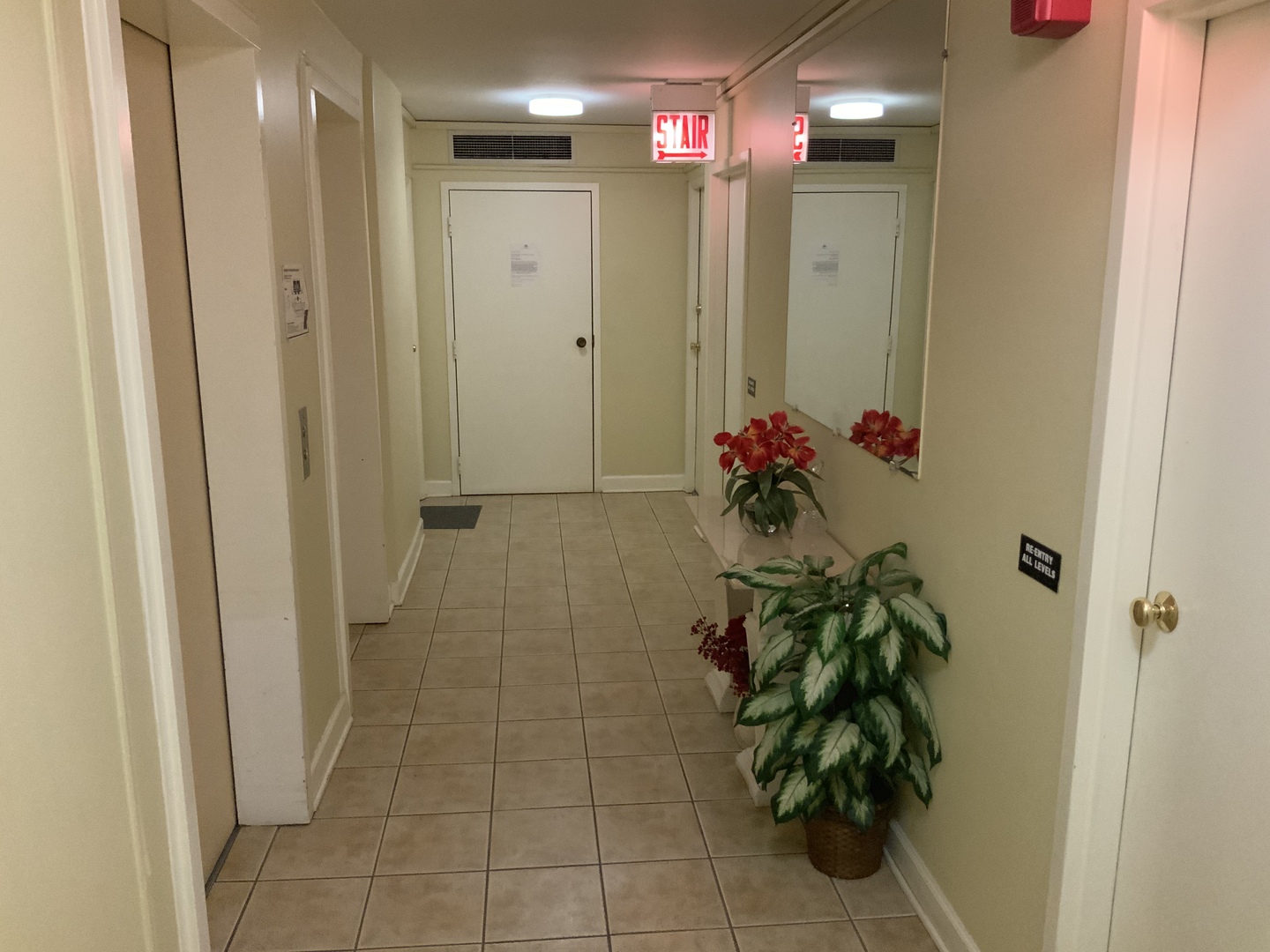 6150 North Kenmore Avenue, Unit 5D Chicago, IL 60660 - Photo 12 of 25