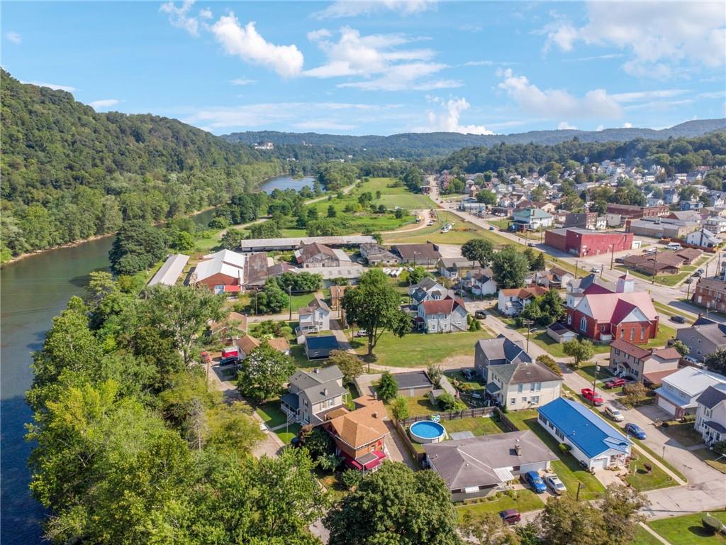 100 Grace Street Apollo, PA 15613 - Photo 41 of 42 an aerial view of a houses with a lake