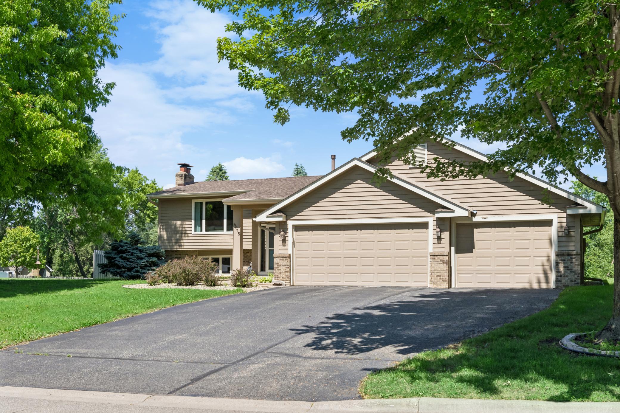 6015 Creek Ridge Court Minnetonka, MN 55345 - Photo 2 of 36
