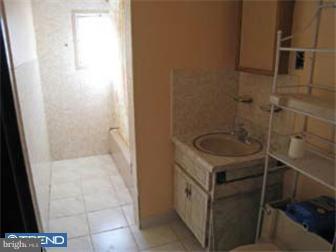 41 Smith Terrace Clementon, NJ 08021 - Photo 3 of 9 Bathroom