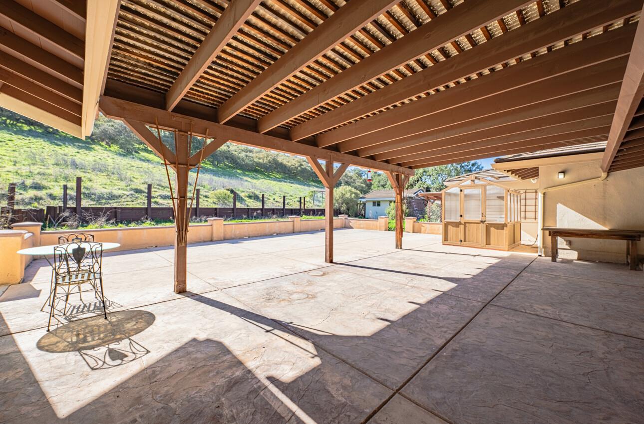 52259 Pine Canyon Road King City, CA 93930 - Photo 37 of 62 a view of a backyard of the house