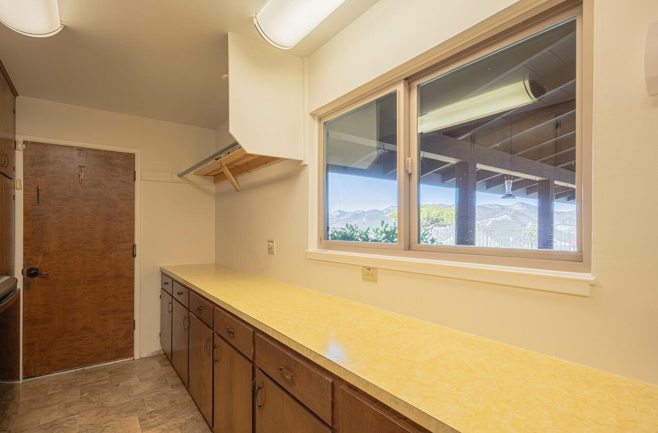 52259 Pine Canyon Road King City, CA 93930 - Photo 48 of 62 a bathroom with a sink and a shower