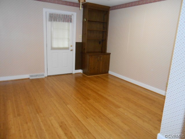 5604 Manitoba Road Chesterfield, VA 23832 - Photo 16 of 23 a view of an empty room with closet