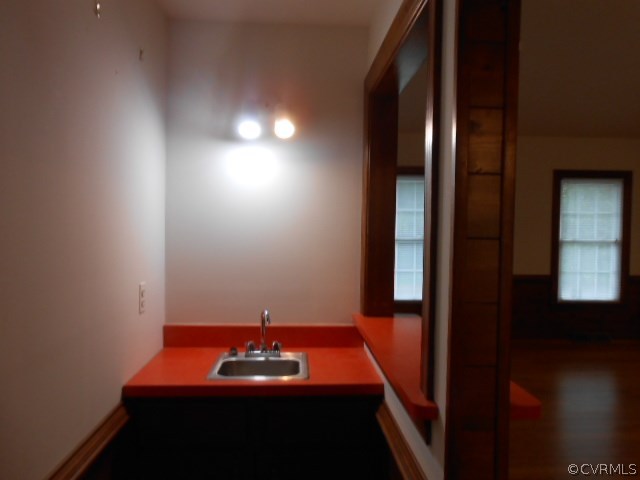 5604 Manitoba Road Chesterfield, VA 23832 - Photo 6 of 23 a room with window