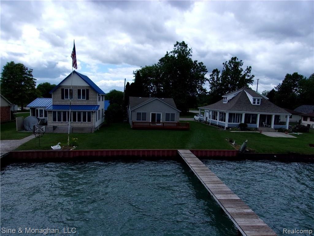 8075 North River Road Marine City, MI 48039 - Photo 8 of 38 100_0060.JPG