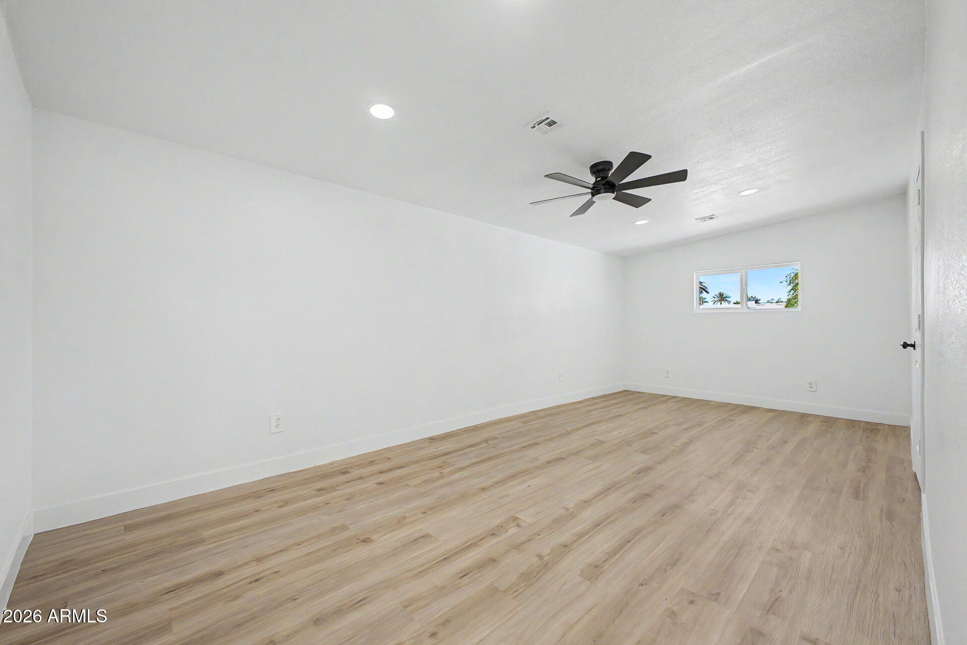 117 West Roeser Road Phoenix, AZ 85041 - Photo 17 of 34 17 - Roeser