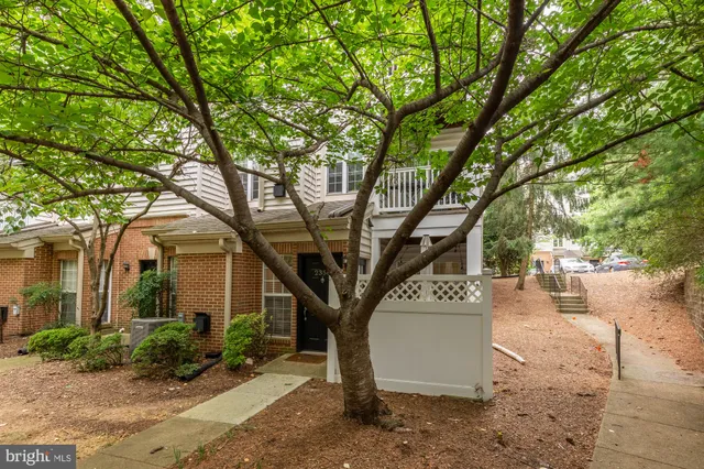 $328,000 | 2356 Garnett Drive, Unit 1, Alexandria, VA 22311