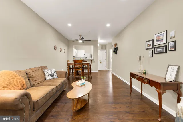 $328,000 | 2356 Garnett Drive, Unit 1, Alexandria, VA 22311