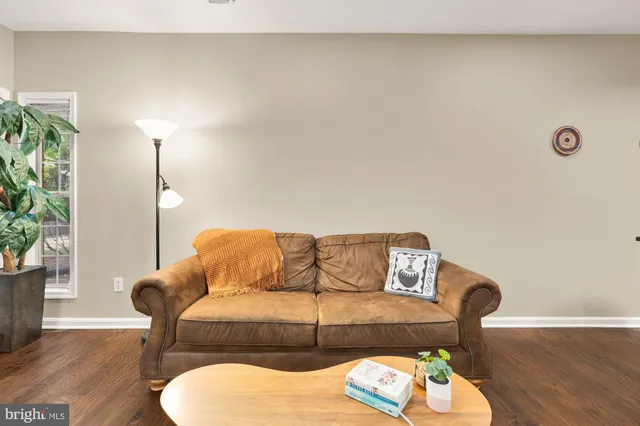 $328,000 | 2356 Garnett Drive, Unit 1, Alexandria, VA 22311